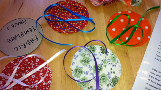 Pretty fabrics and ribbons to transform our homemade jams and chutneys into perfect presents. Pretty fabrics and ribbons to transform our homemade jams and chutneys into perfect presents.