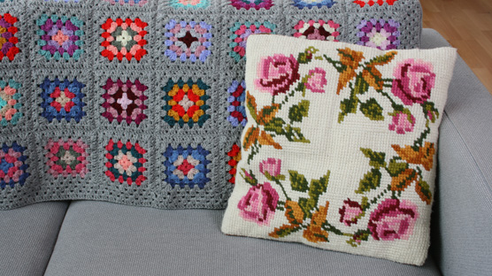 colour pop 'n dove grey crochet blanket :: tapestry rose cushion